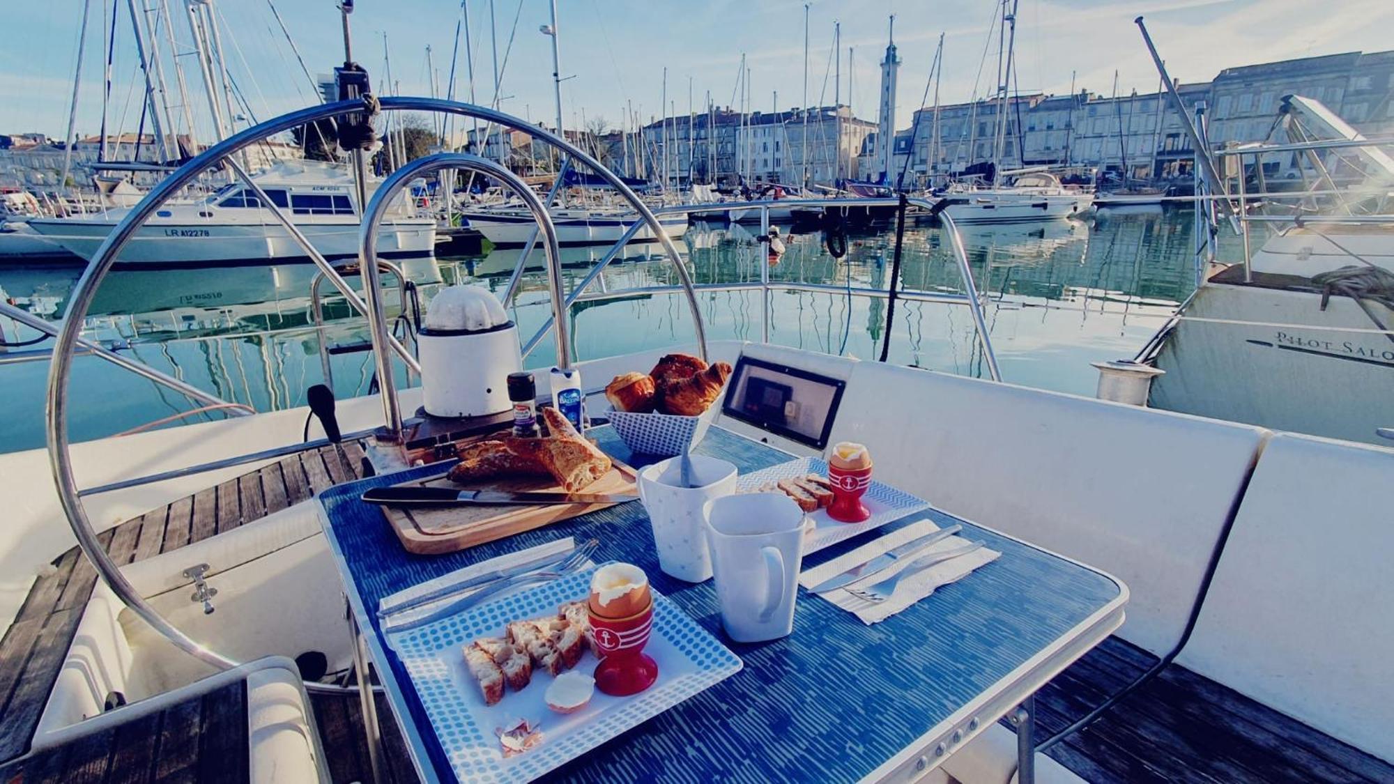 Coriandre 2 - Dormir Sur Un Grand Voilier 9 Personnes By Nuits Au Port La Rochelle  Zewnętrze zdjęcie